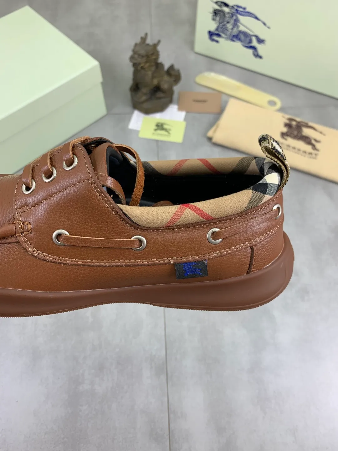 Men's Men's Shoes 💰P700 💰【New Style】Top Version 🆘【Burberry】New Burberry Slippers Launched, Perfect Workmanship! 🔥Perfect shape and top quality🙈Non-slip and wear-resistant high-end rubber outsole👣Versatile and comfortable shoes, standard size: 39-45 (customized 38-46) 2️⃣colors available Top-quality packaging